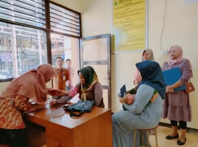 Klinik Wiyata Husada SMPN 1 Mayong Beri Layanan Gratis bagi Wali Murid